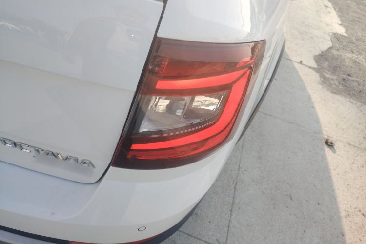 Used Skoda Octavia 2019 TSI280 DSG Luxury Edition Station Wagon China VI Standard