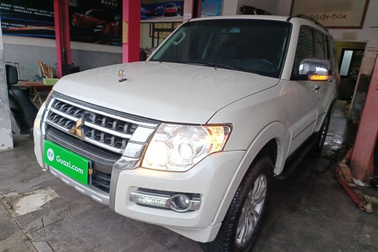 Used Mitsubishi Pajero (Parallel Import) 2018 V97 3.8L 5-Door GLS Sunroof – Middle East