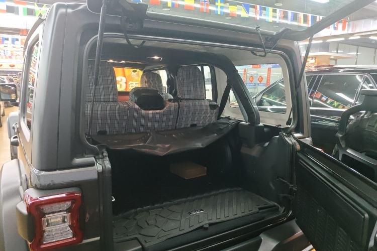 Used Jeep Wrangler 2019 2.0T Rubicon Four-Door Version China VI Emission Standard
