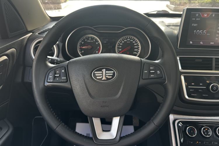 Used Bestune X40 2019 1.6L Automatic Luxury Version China V Emission Standard
