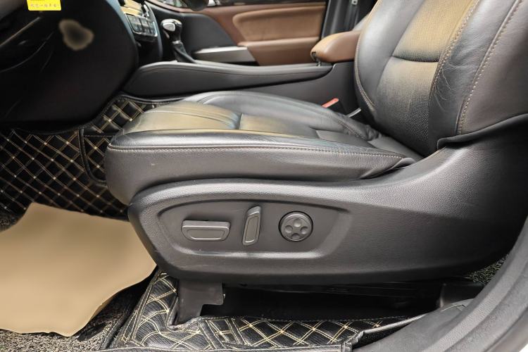 Used GAC Trumpchi GS8 2017 320T Two-Wheel Drive Luxury Smart Connectivity Version (7 Seats)
