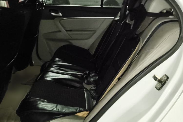 Used Geely Auto Emgrand 2015 Sedan 1.5L CVT Upward Version
