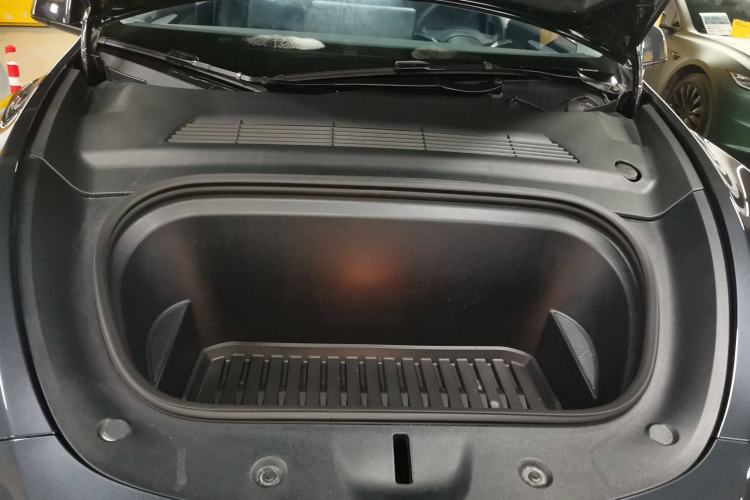 Used Tesla Model Y 2024 Long-Range All-Wheel-Drive Version