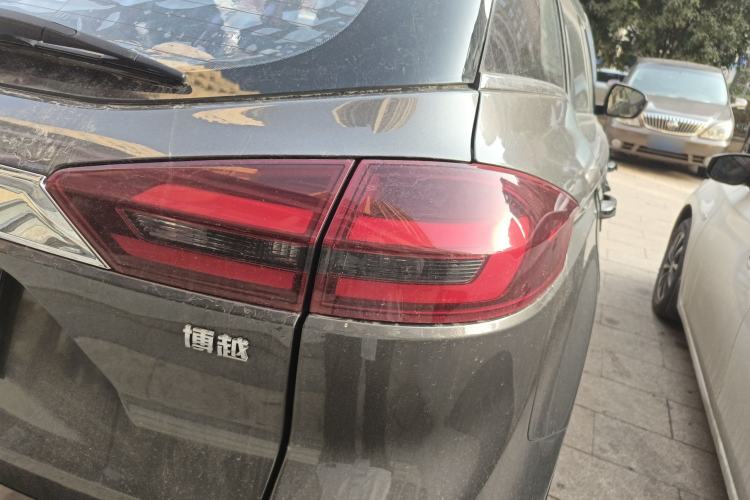 Used Geely Auto Emgrand X7 Sport 2018 1.8TD Automatic Two-Wheel Drive Zhiya Model