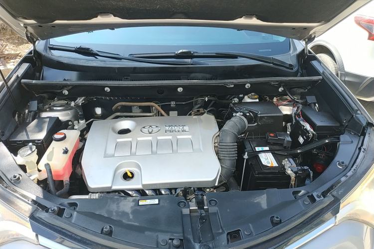 Used Toyota RAV4 2016 2.0L CVT Two-Wheel Drive Fashion Edition China V Standard