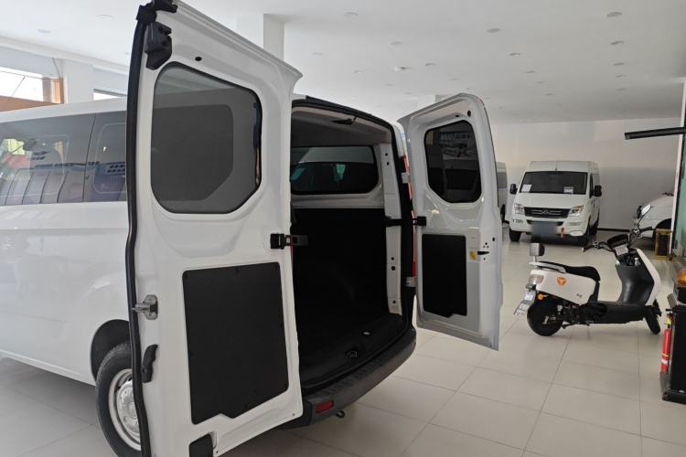 Used Ford Transit 2019 2.0T Diesel Multi-Purpose Commercial Vehicle Short Wheelbase Low Roof 6-Seater China VI Standard