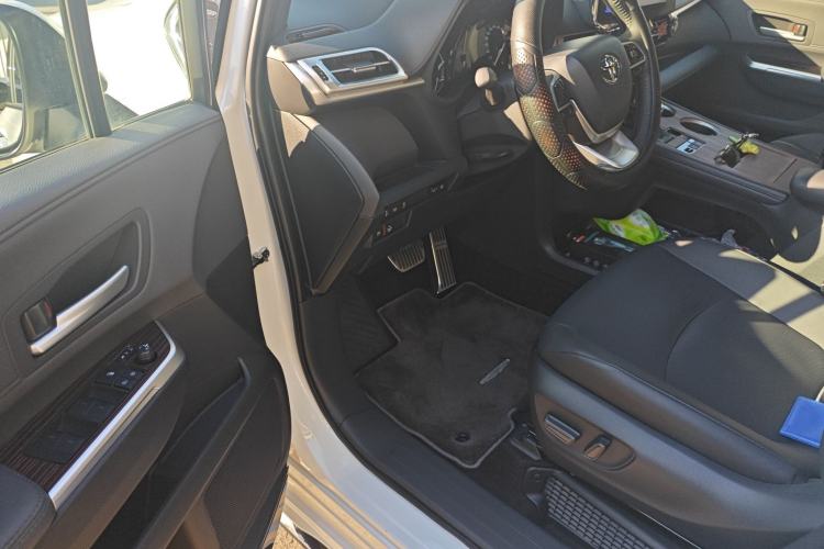 Used Toyota Sienna 2024 2.5L Hybrid Four-Wheel Drive Luxury Edition