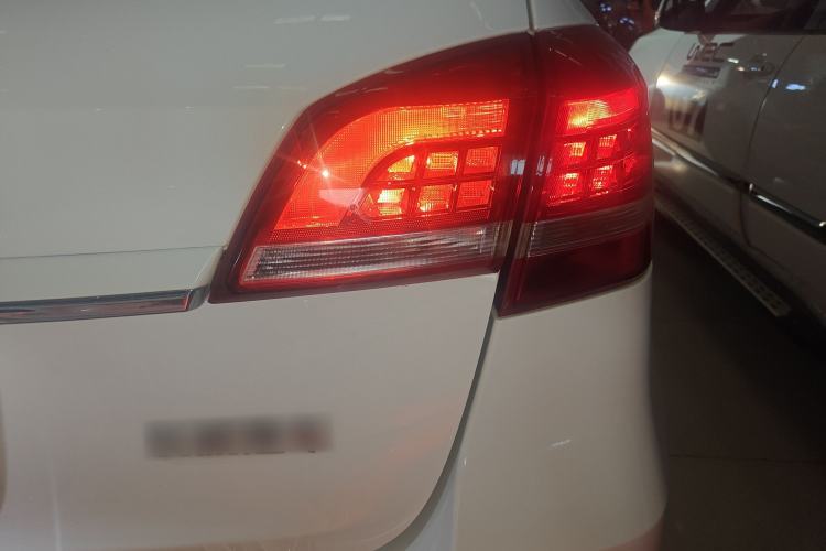 Used Haval H2 2016 Red Label 1.5T Manual Two-Wheel Drive Elite Model
