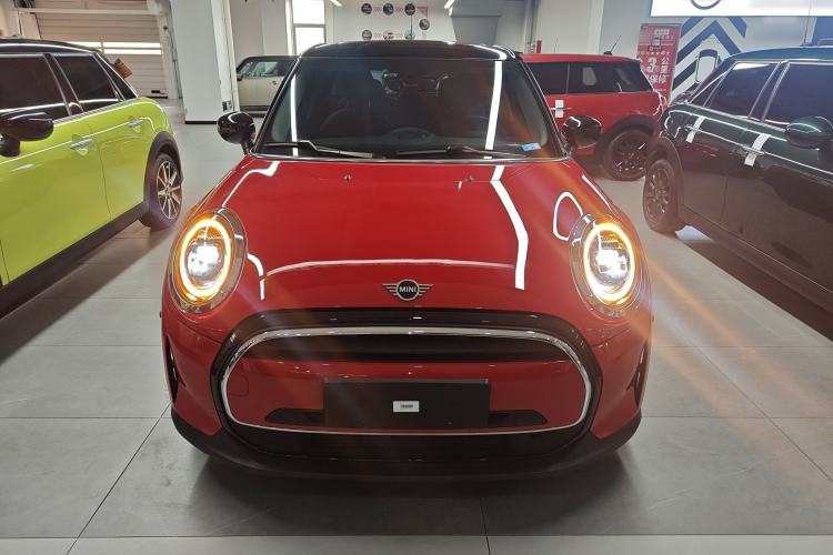 Used  MINI 2022 Updated 1.5T COOPER Artist Five-Door Edition
