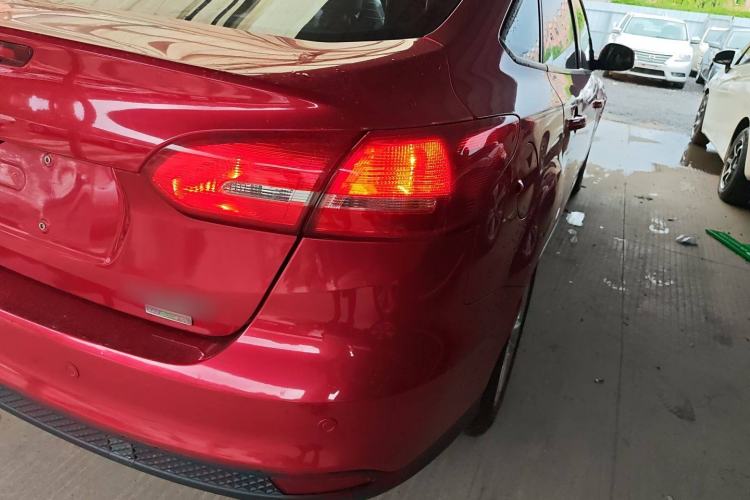 Used Ford Focus 2017 Sedan EcoBoost 125 Automatic Supreme Style SmartDrive Edition
