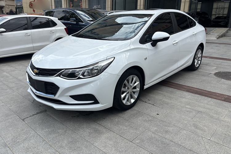 Used Chevrolet Cruze 2017 1.5L Automatic Pioneer Sunroof Edition

