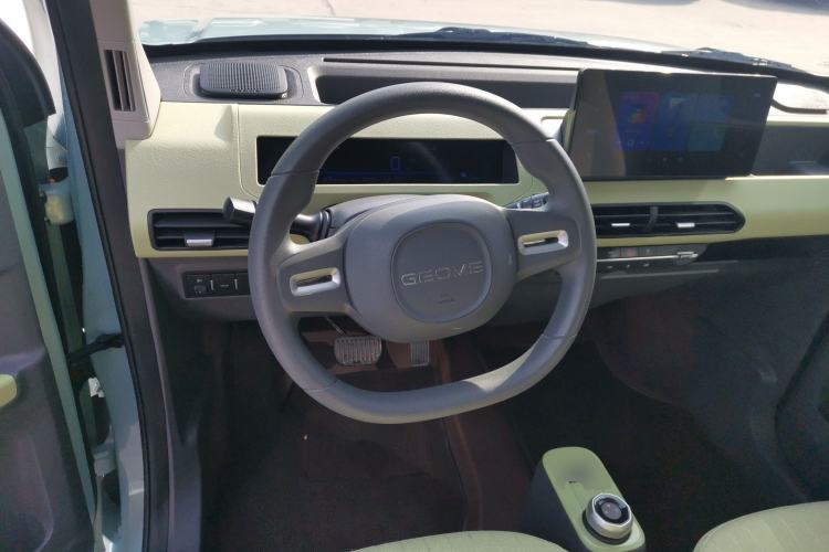 Used Geely Galaxy Panda 2024 Panda Mini 200km Endurance Bear
