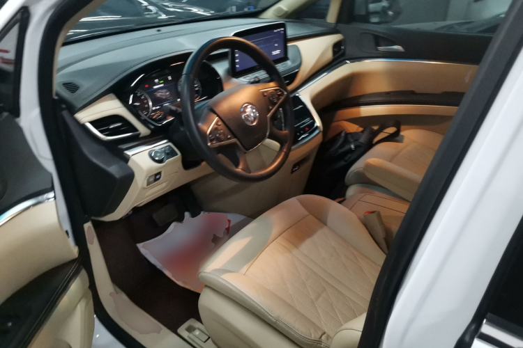 Used Buick GL8 2023 Facelifted Land Cruiser Executive Luxury Version