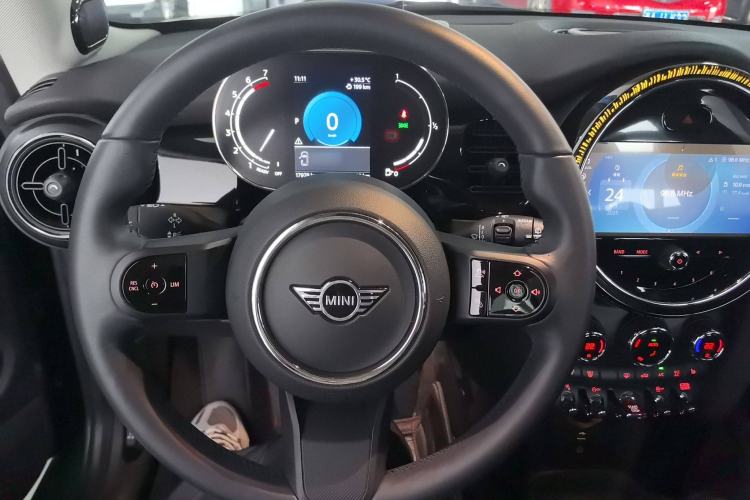 Used  MINI 2023 1.5T COOPER Artist
