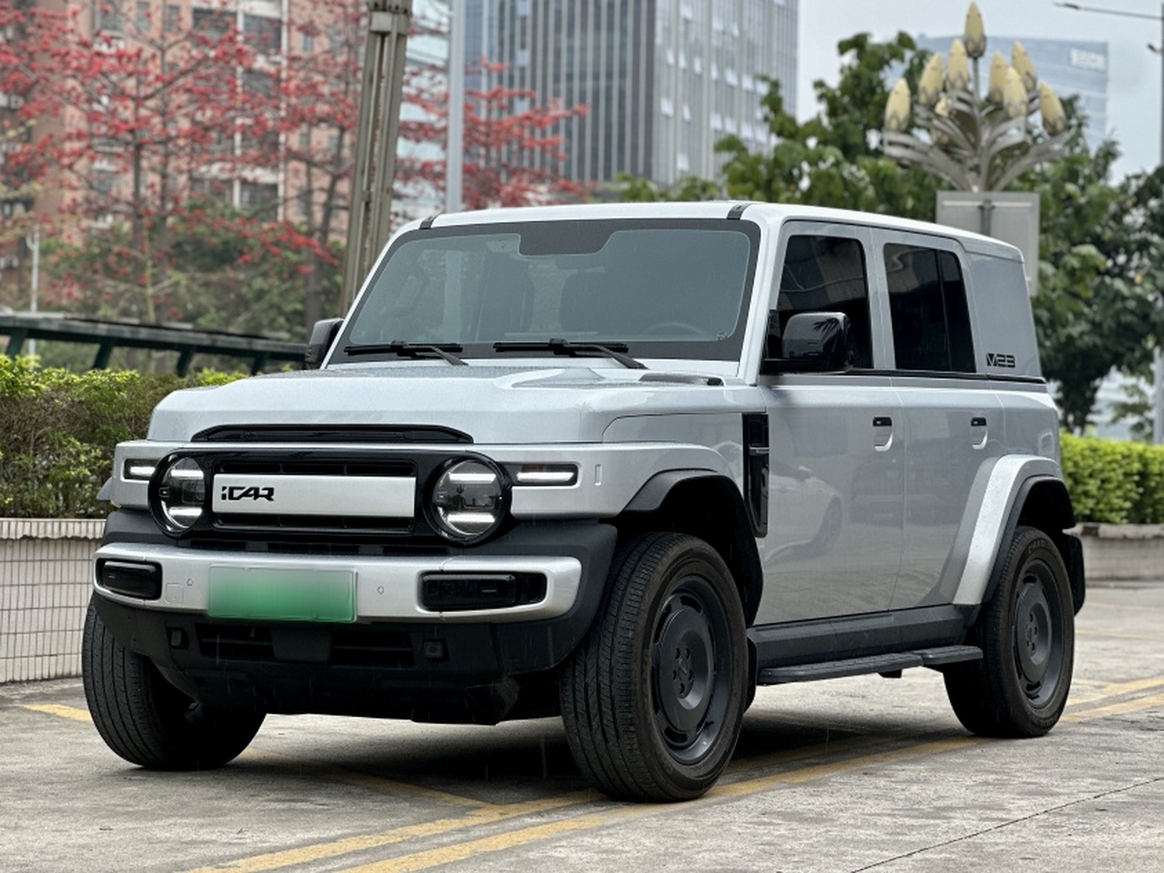 Под передней частью автомобиля