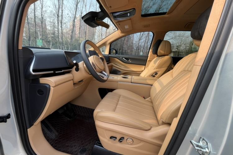 Used VOYAH Dream 2025 PHEV Four-Wheel-Drive Flagship Version – Qiankun Edition
