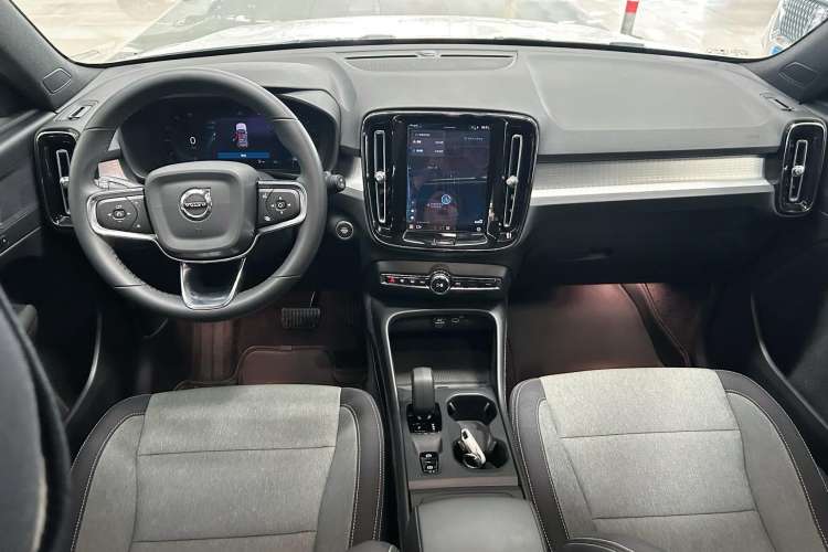 Used Volvo XC40 2024 B3 Smart & Stylish Edition