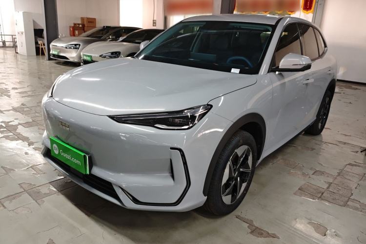 Used  E5 2024 440km Launch Edition
