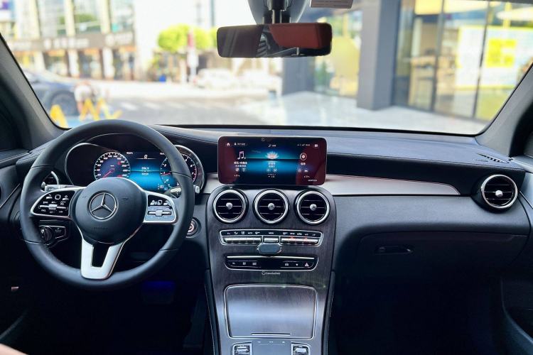 Used Mercedes-Benz GLC Coupe 2020 GLC 260 4MATIC Coupe SUV
