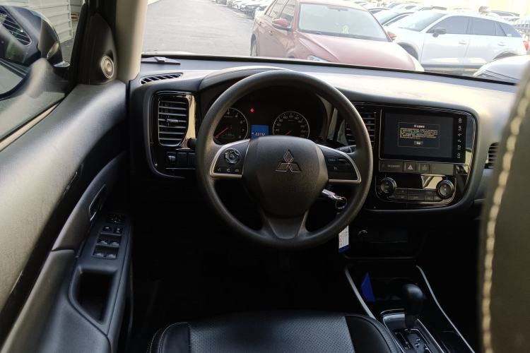 Used Mitsubishi Outlander 2021 Revised Version 2.0L Two-Wheel Drive Comfort Edition 5 Seats
