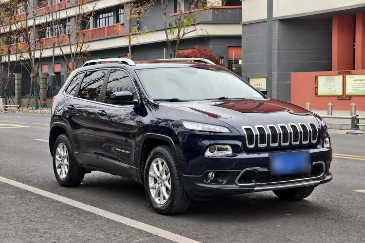 Used  Cherokee 2016 2.4L Professional Smart Version
