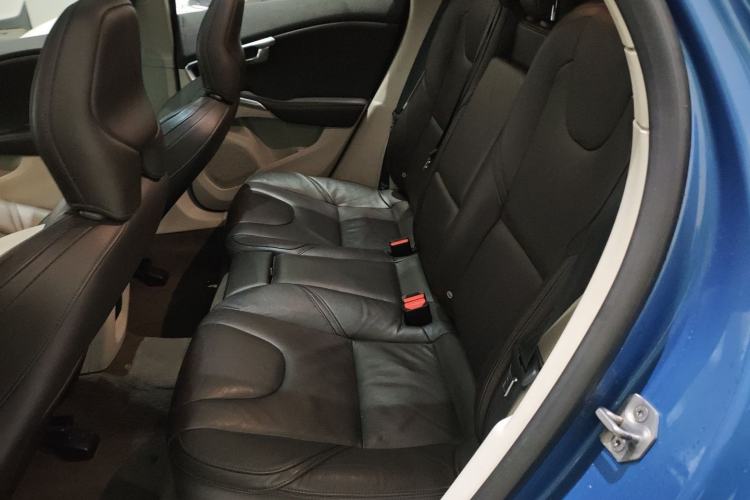 Used Volvo V40 2016 T3 Zhiyi Edition
