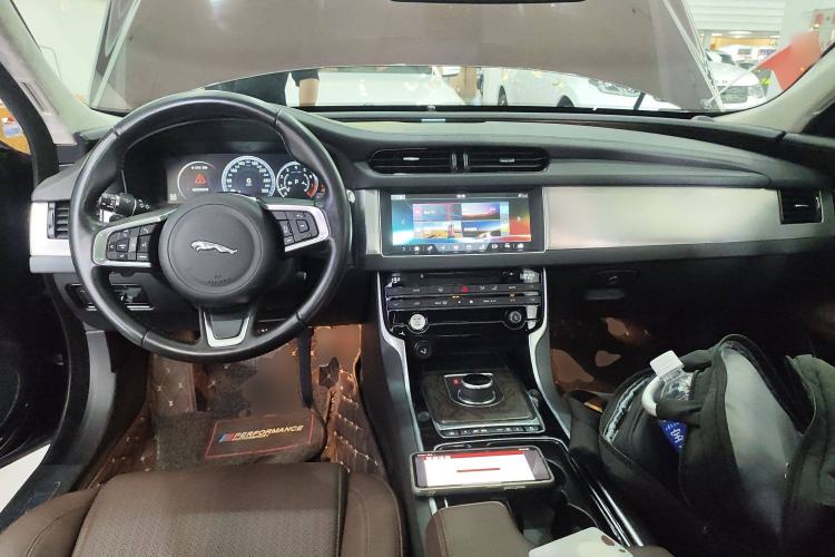 Used Jaguar XFL 2018 XFL 2.0T 250 PS Luxury Edition
