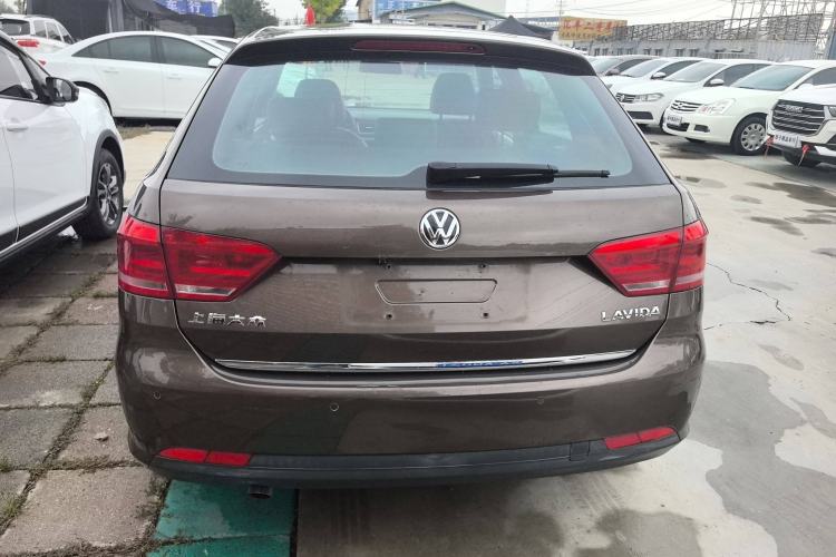 Used Volkswagen Gran Lavida 2013 1.6L Manual Comfort Model
