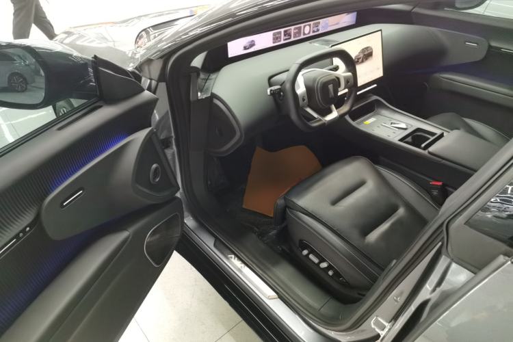 Used  12 2025 Ultra Extended-Range Edition
