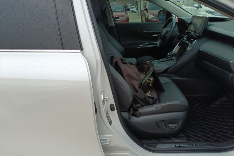 Used Toyota Harrier 2022 2.0L CVT Two-Wheel Drive Luxury Edition