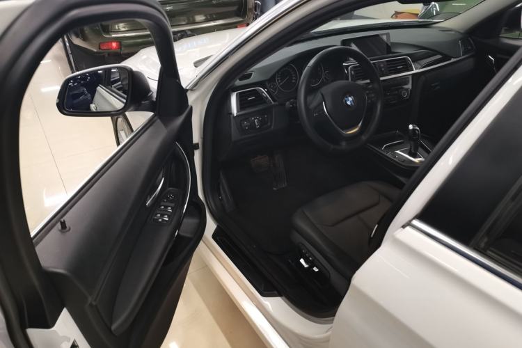 Used BMW 3 Series 2017 320Li Fashion Model

