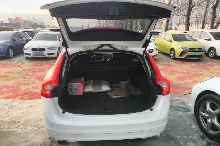 Used Volvo V60 2015 T5 Zhiyi Edition
