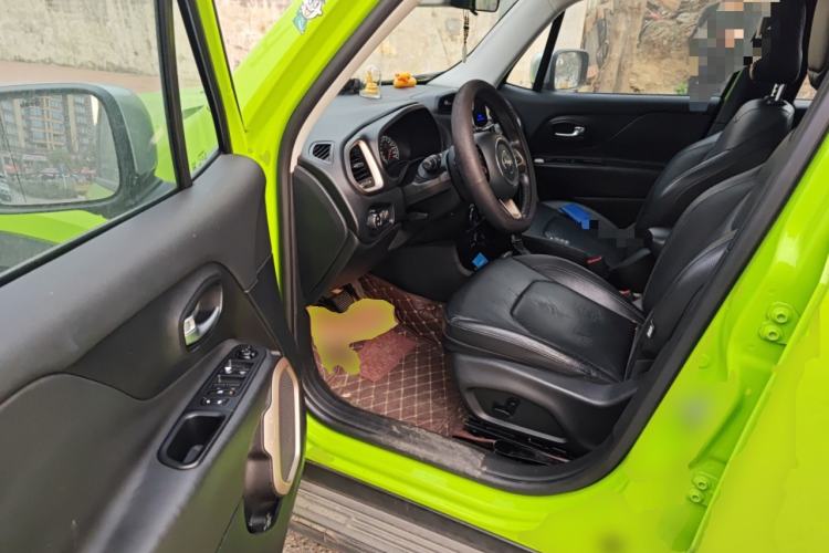 Used Jeep Renegade 2017 180T Automatic Smart Version
