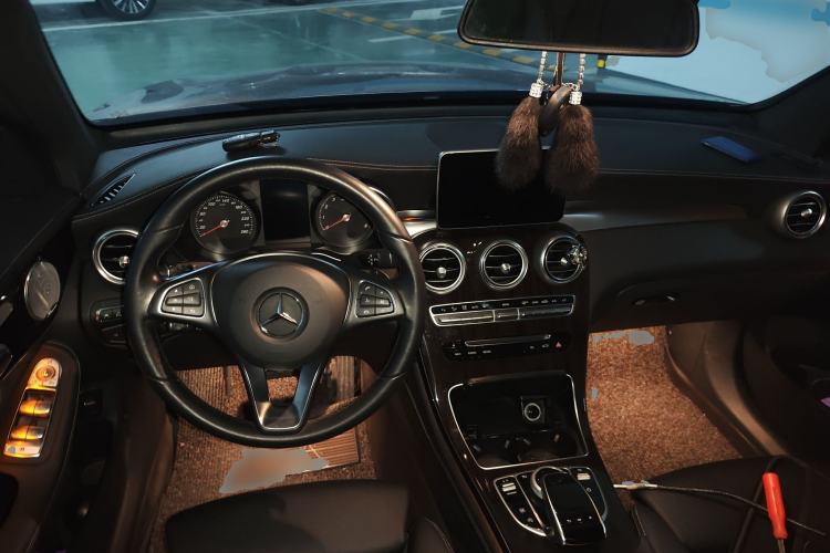 Used Mercedes-Benz GLC 2017 GLC 260 4MATIC Luxury Model