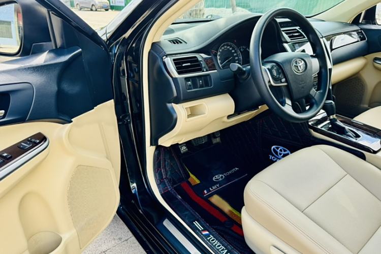 Used Toyota Camry 2016 2.0E 10th Anniversary Elite Edition
