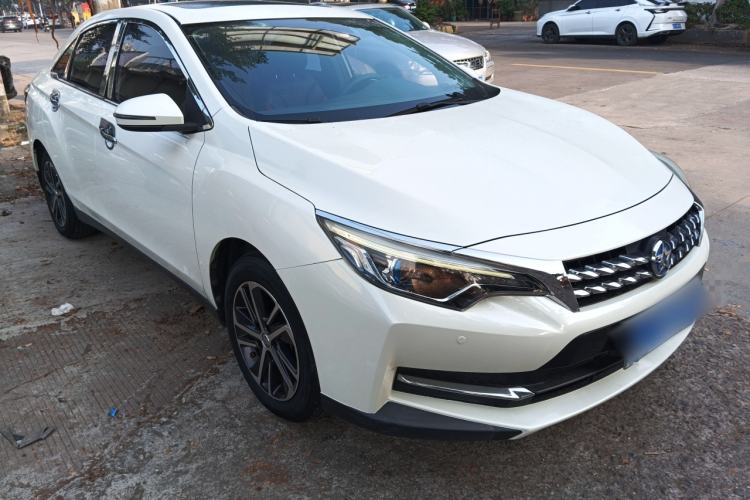 Used Venucia D60 2018 1.6L CVT Smart Connect Elite Edition
