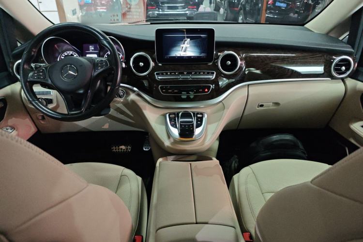 Used Mercedes-Benz V-Class 2018 V 260 L Prestige Extended Version China VI
