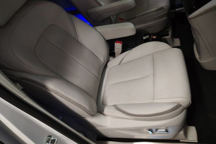 Used Buick GL8 2023 ES Lu Zun Deluxe and Yue Edition
