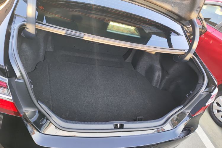 Used Toyota Camry 2016 2.0G 10th Anniversary Leading Edition
