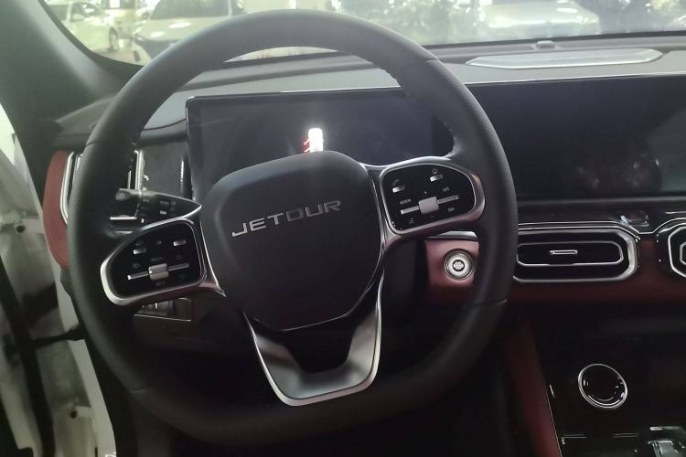 Used Jetour X70 PLUS 2025 1.5T Elite Edition 5 Seats
