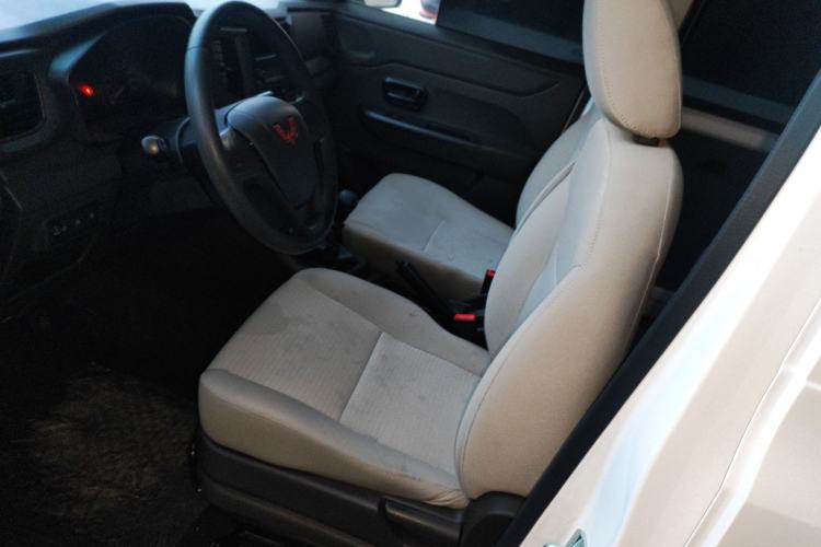 Used Wuling Hongguang V 2022 1.5L Jingqu Edition Electric-Assist LAR
