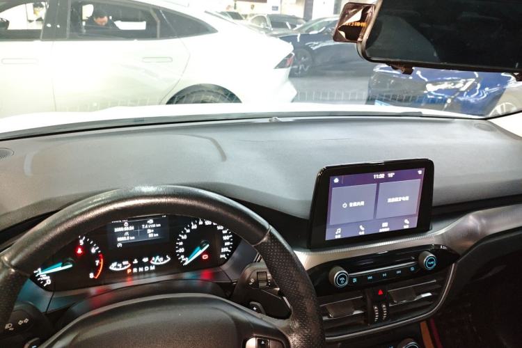 Used Ford Focus 2019 Sedan EcoBoost 180 Automatic Trend Edition