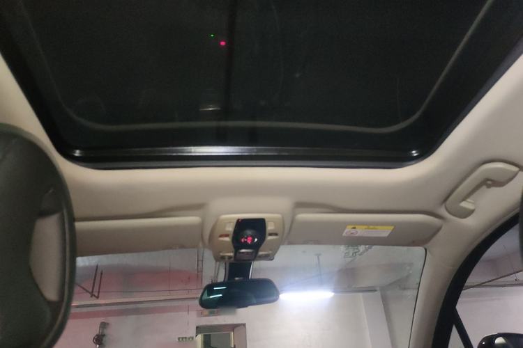 Used  6 2014 1.6T Luxury Edition THP200
