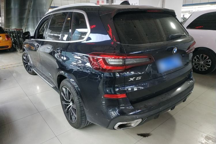 Used BMW X5 2022 Restyled xDrive 30Li Luxury Version M Sport Package
