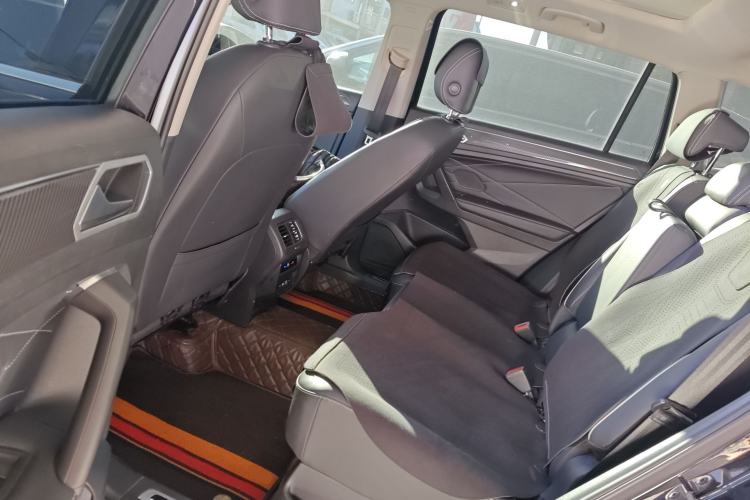 Used Volkswagen Tiguan L 2023 330TSI Automatic Two-Wheel Drive R-Line Enjoyment Edition
