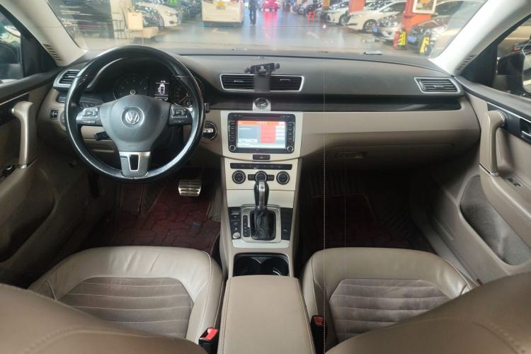 Used Volkswagen Magotan 2015 Facelift 1.8TSI Luxury Model
