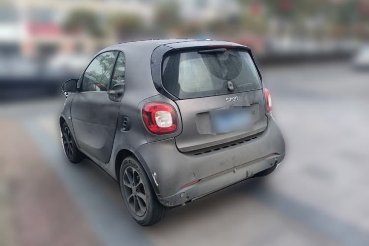 Used  fortwo 2015 1.0L 52 kW hardtop Dynamic version
