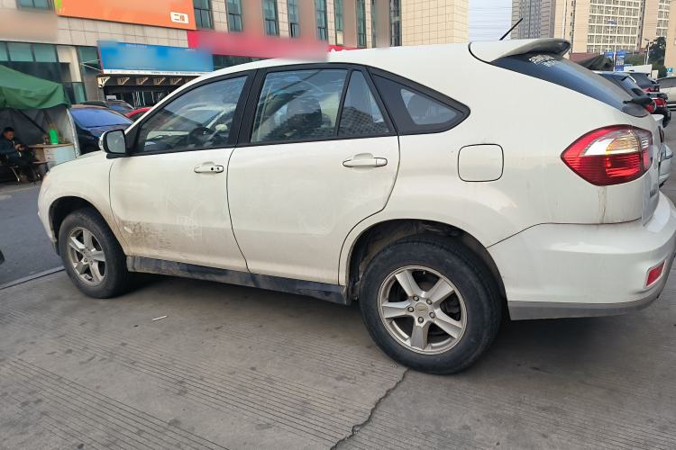 Used BYD S6 2014 2.0L Manual Luxury 5-Seater
