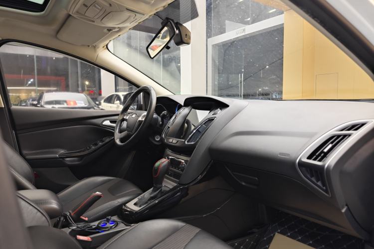 Used Ford Focus 2015 Hatchback 1.6L Automatic Fashion Edition