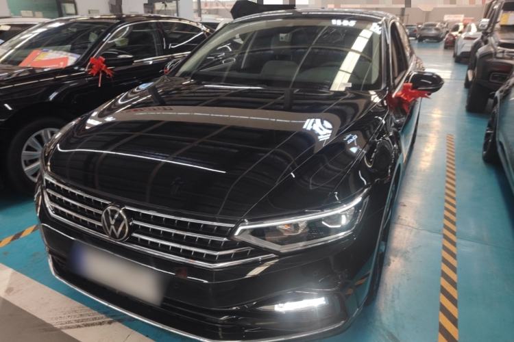 Used Volkswagen Magotan 2025 Zhongxiang Version 330TSI DSG Luxury Edition